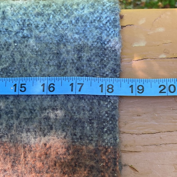 Tahari grey and pink scarf - Picture 4 of 4